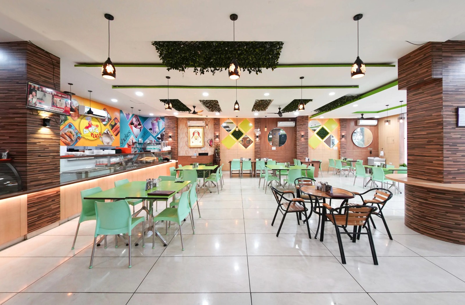 Restaurant Main Hall