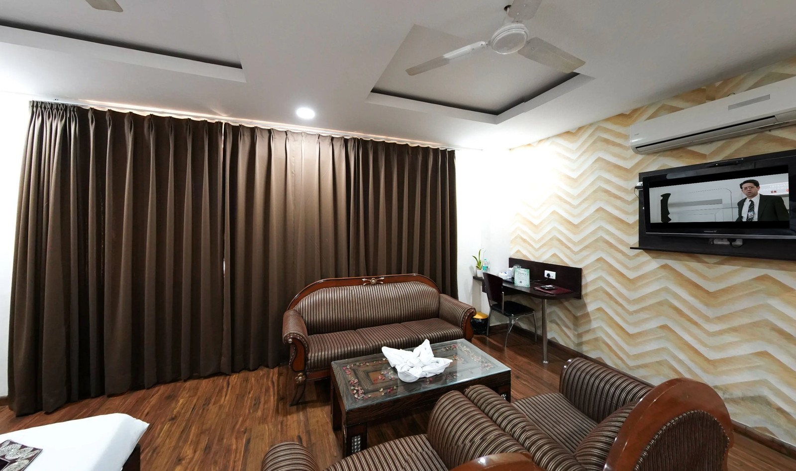 Suite Room Lounge