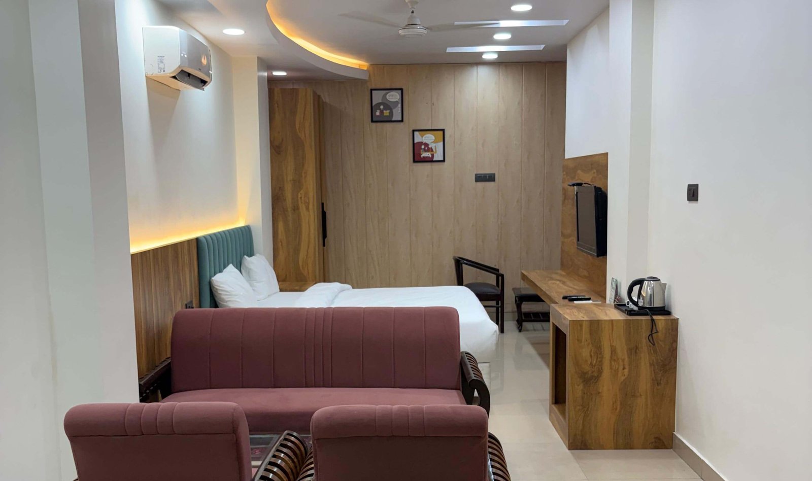 Suite Room Hotel Flora Haridwar - room interior view